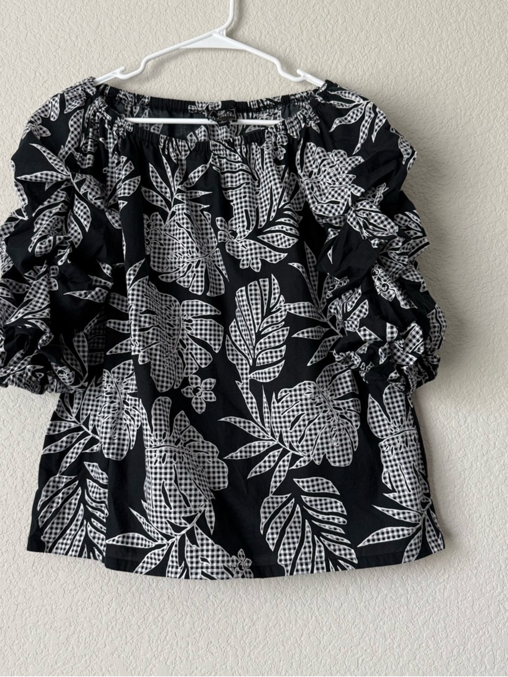 Coco Bianco Black & White Floral Puff Sleeve Blouse